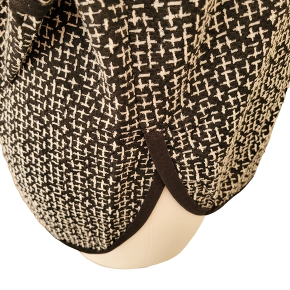 Max Studio Sweater Top High/Lo Sz M Black White 3/4 Sleeve Scoop Neck Split Side - Picture 6 of 9